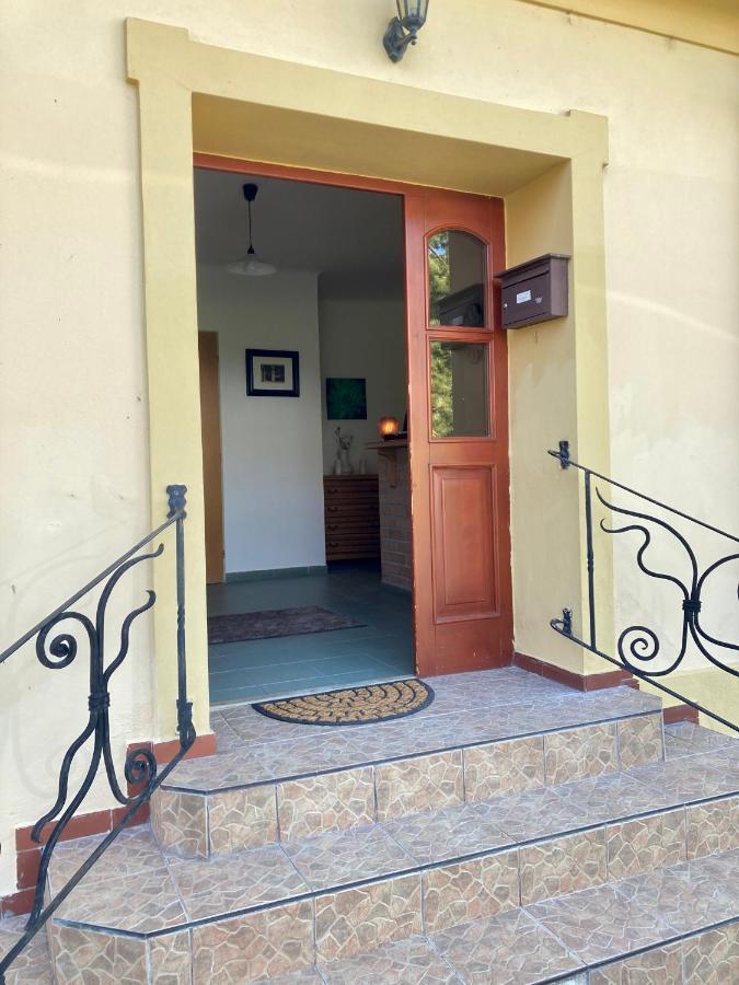 Guesthouse Mikulas Mikulov - Free Parking In The City Center Dış mekan fotoğraf