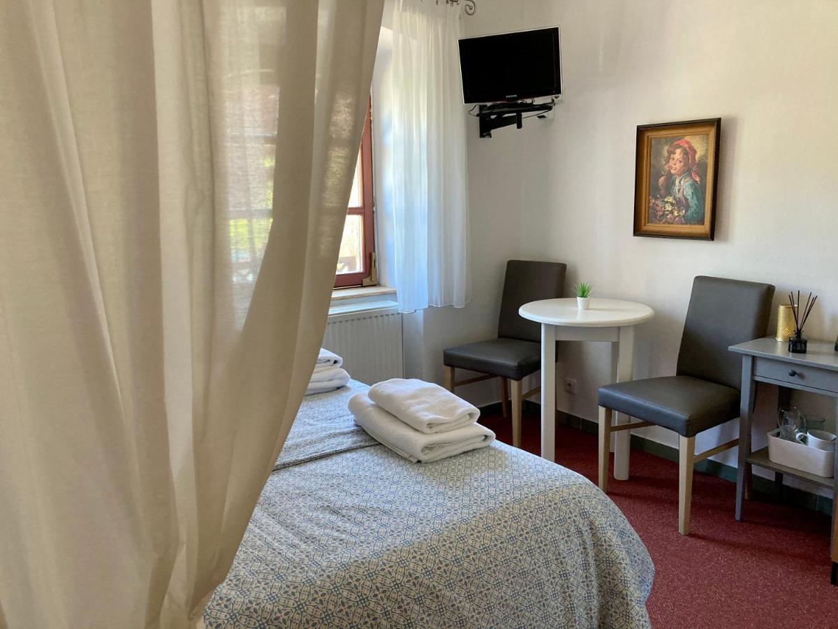 Guesthouse Mikulas Mikulov - Free Parking In The City Center Dış mekan fotoğraf