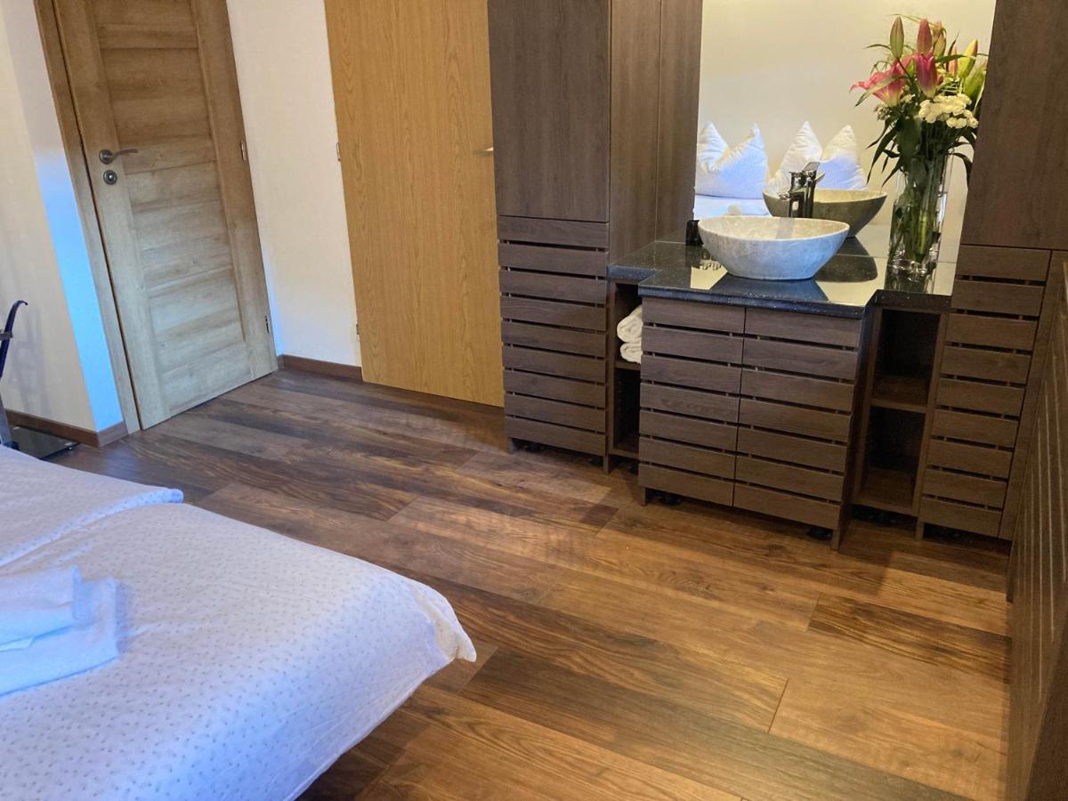 Guesthouse Mikulas Mikulov - Free Parking In The City Center Dış mekan fotoğraf