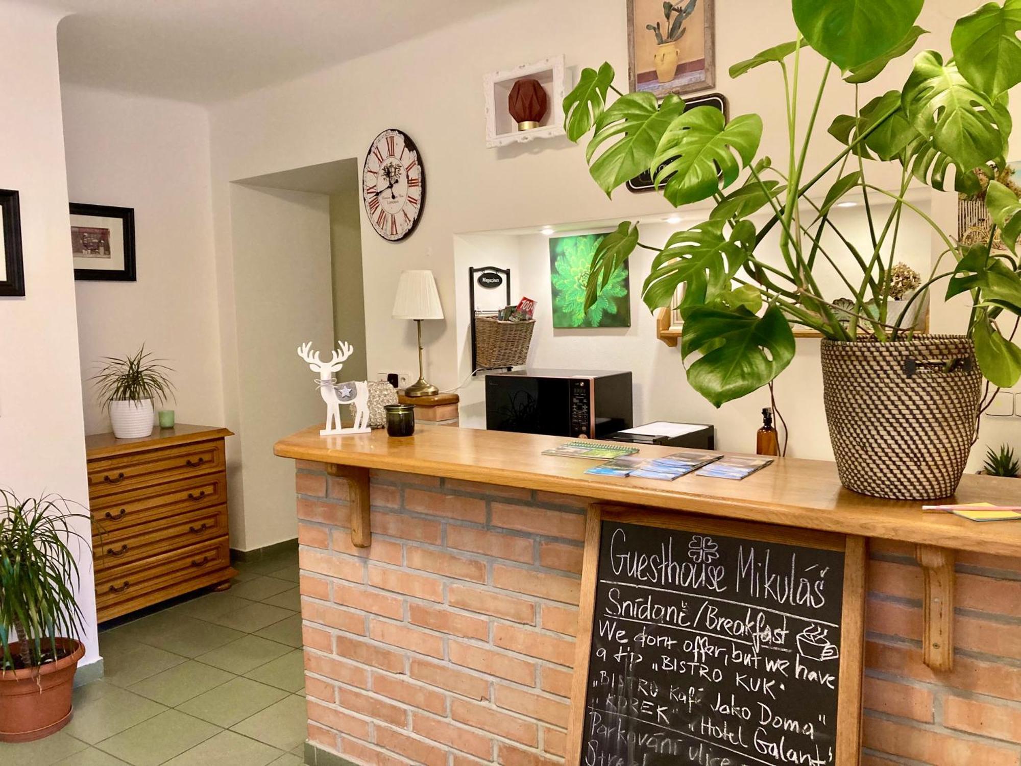 Guesthouse Mikulas Mikulov - Free Parking In The City Center Dış mekan fotoğraf