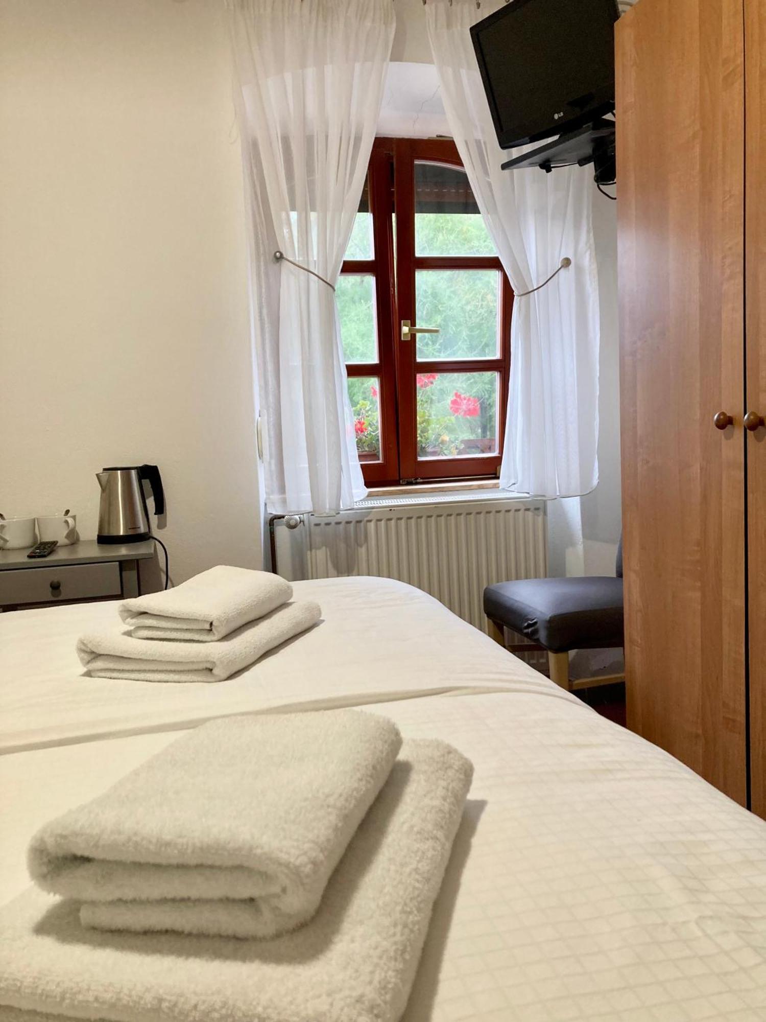 Guesthouse Mikulas Mikulov - Free Parking In The City Center Dış mekan fotoğraf