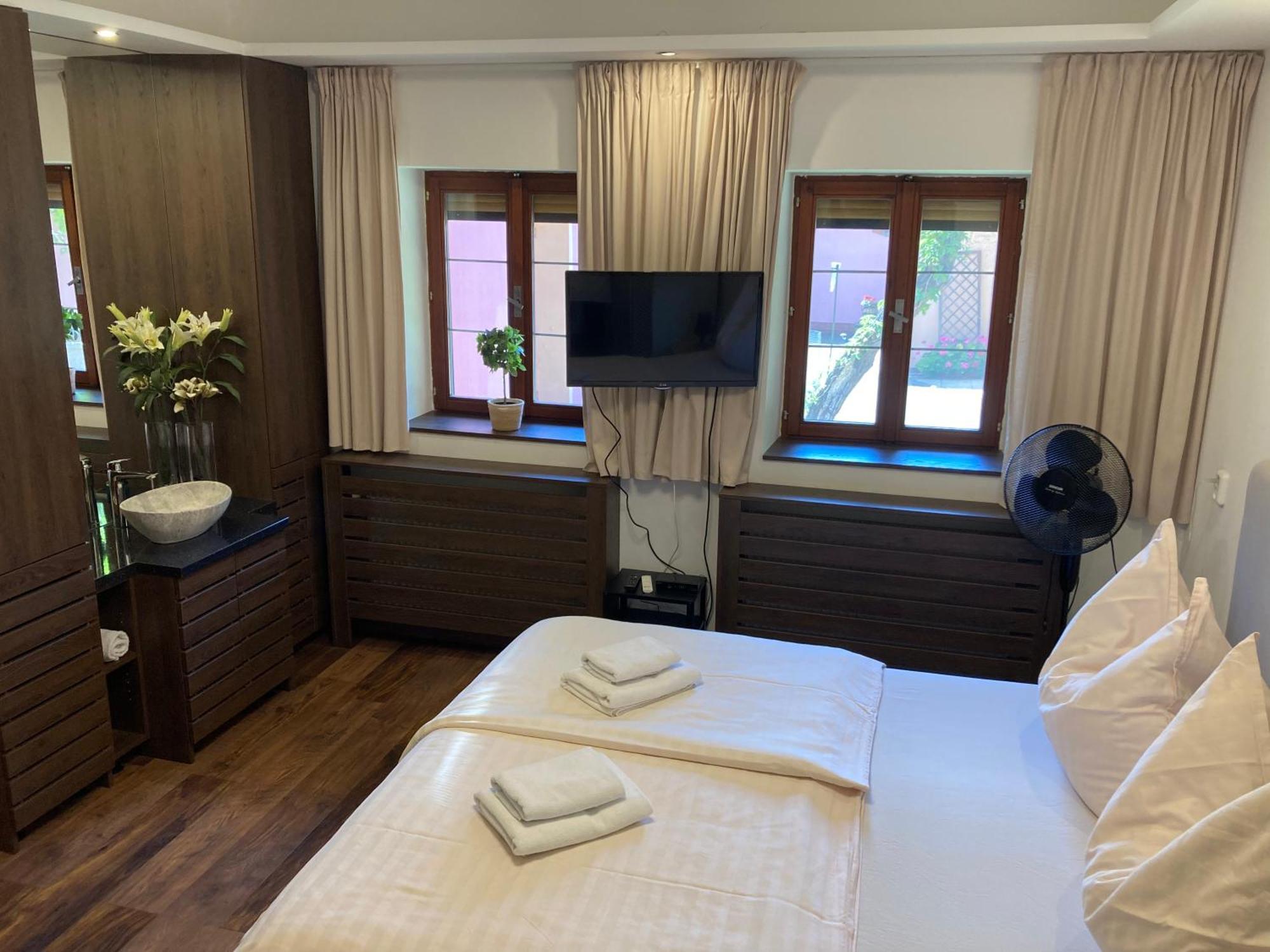 Guesthouse Mikulas Mikulov - Free Parking In The City Center Dış mekan fotoğraf
