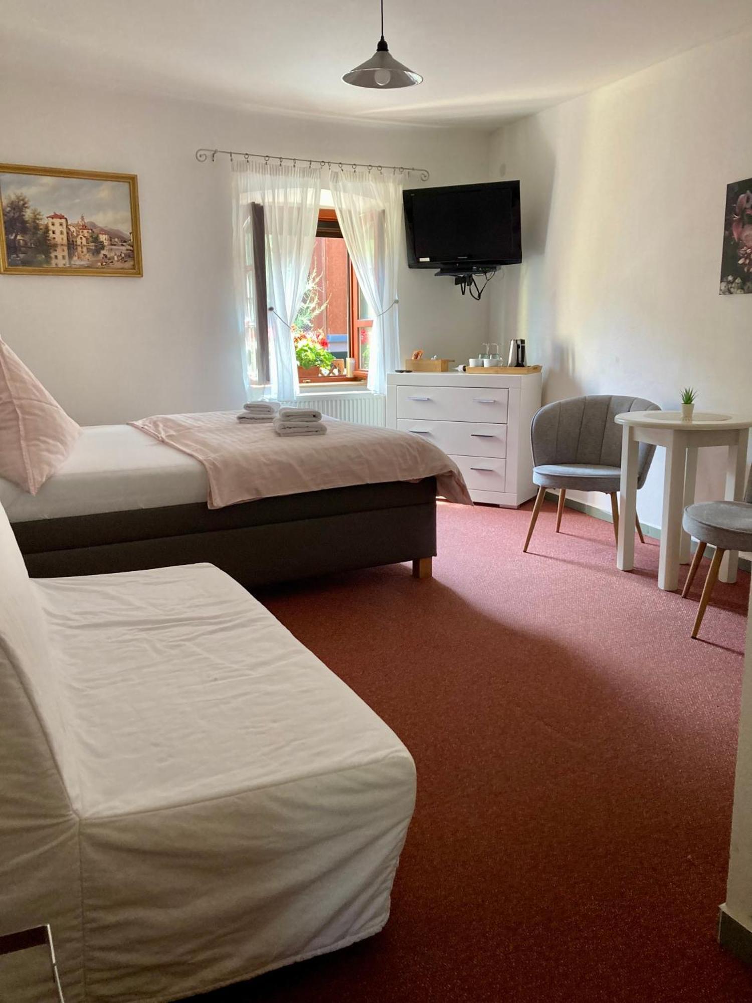 Guesthouse Mikulas Mikulov - Free Parking In The City Center Dış mekan fotoğraf